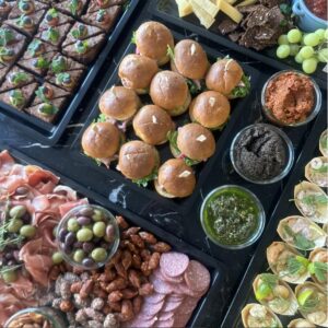 Gør din næste fest nem – og uforglemmelig – med mad ud af huset fra Spiseriet Aalborg